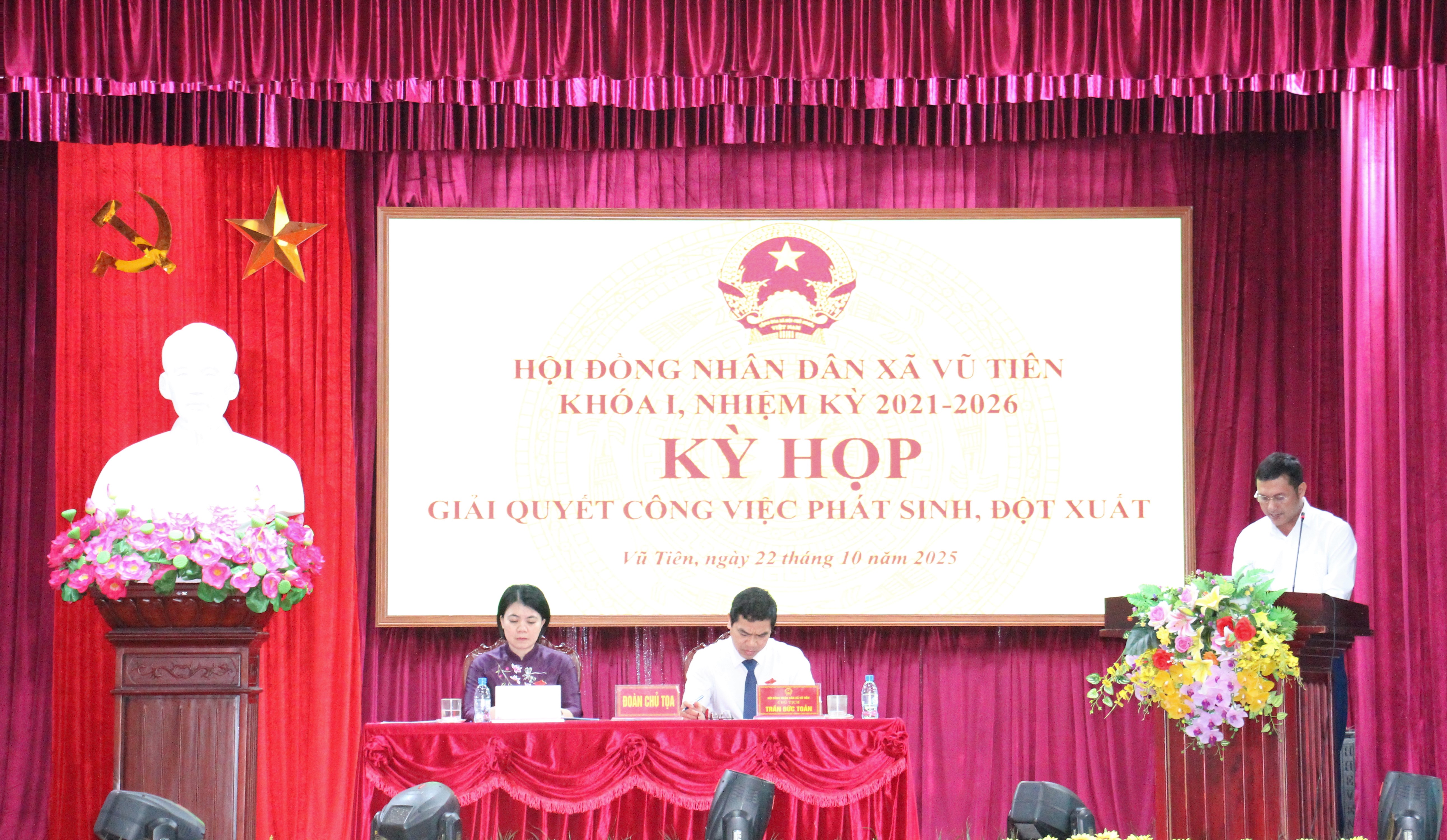 Hội đồng nhân dân xã Vũ Tiên thông qua 05 nghị quyết quan trọng tại Kỳ họp để giải quyết công việc phát sinh đột xuất