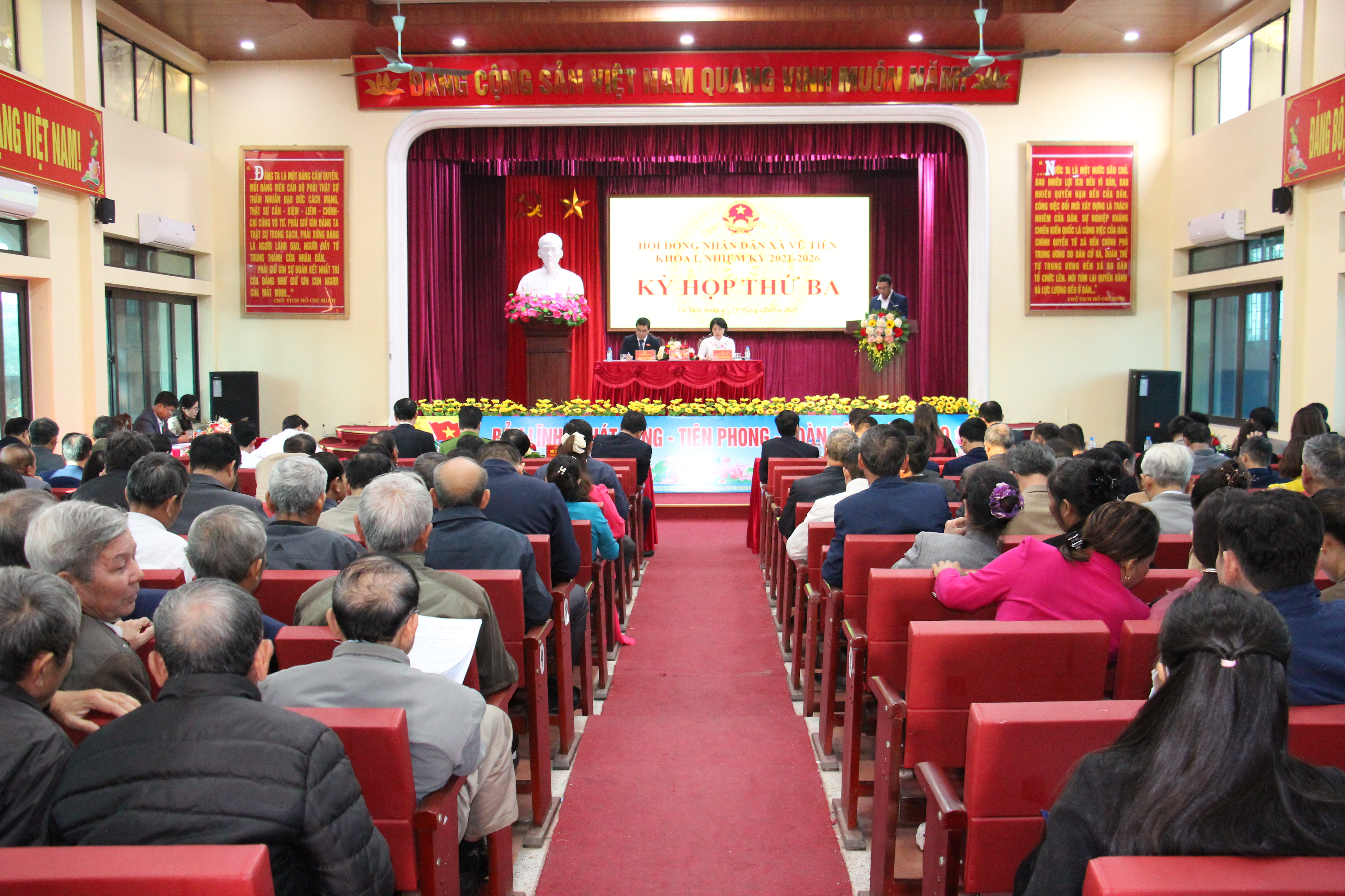 VŨ TIÊN TỔ CHỨC THÀNH CÔNG KỲ HỌP THỨ BA, HỘI ĐỒNG NHÂN DÂN XÃ KHÓA I, NHIỆM KỲ 2021 – 2026