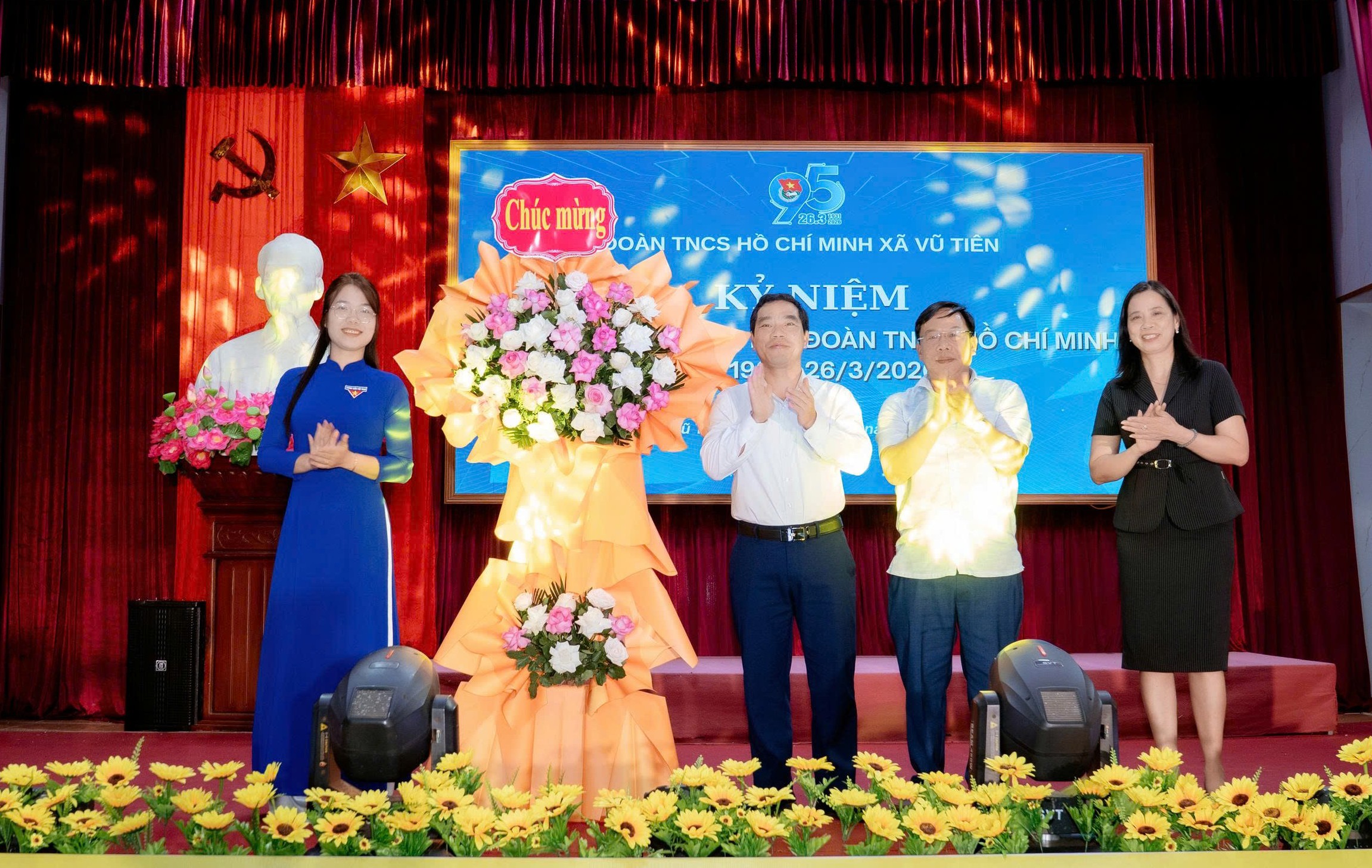 ĐOÀN XÃ VŨ TIÊN TỔ CHỨC LỄ KỶ NIỆM 95 NĂM NGÀY THÀNH LẬP ĐOÀN TNCS HỒ CHÍ MINH VÀ CHƯƠNG TRÌNH VĂN NGHỆ CHÀO MỪNG