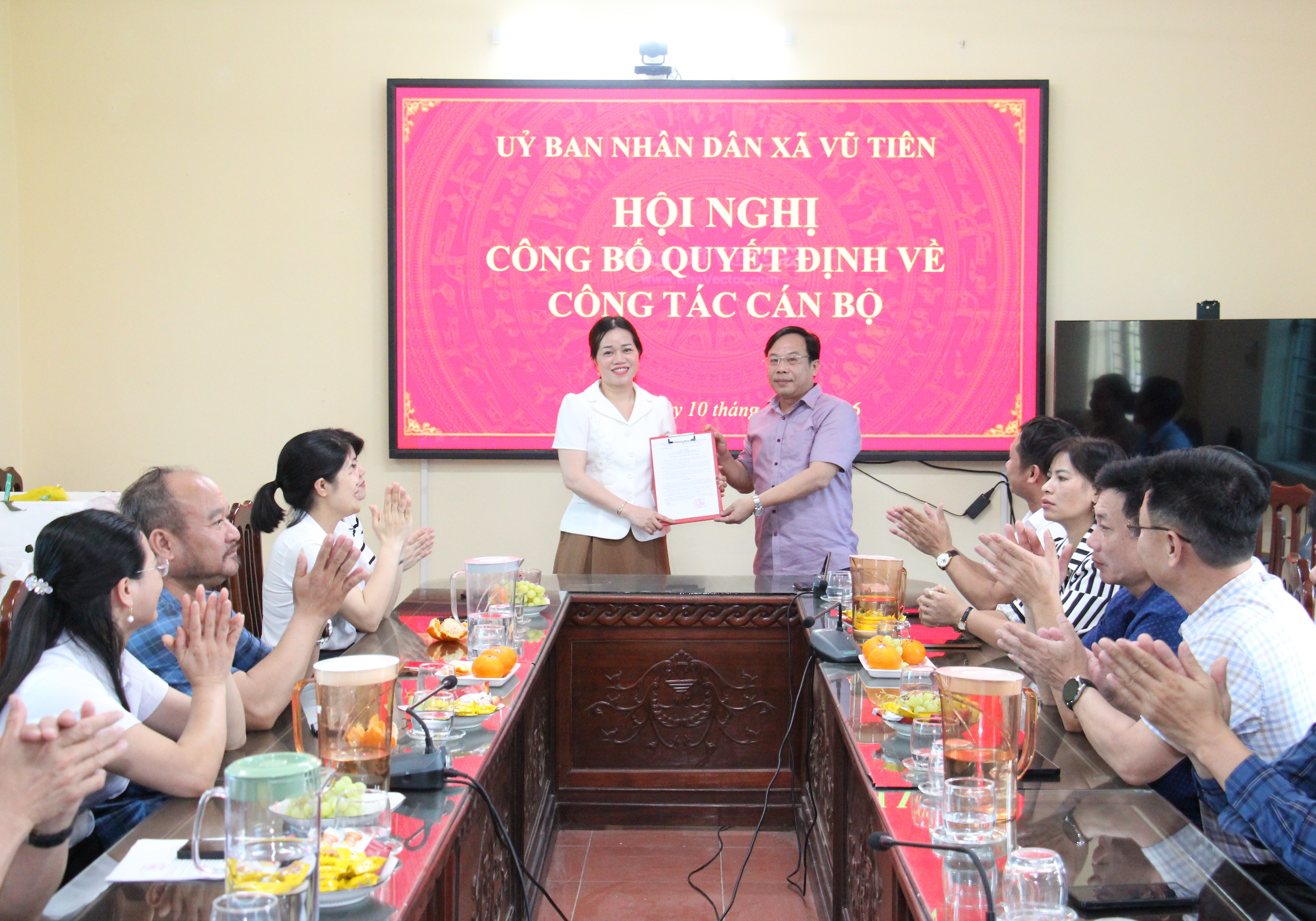Vũ Tiên công bố quyết định về công tác cán bộ