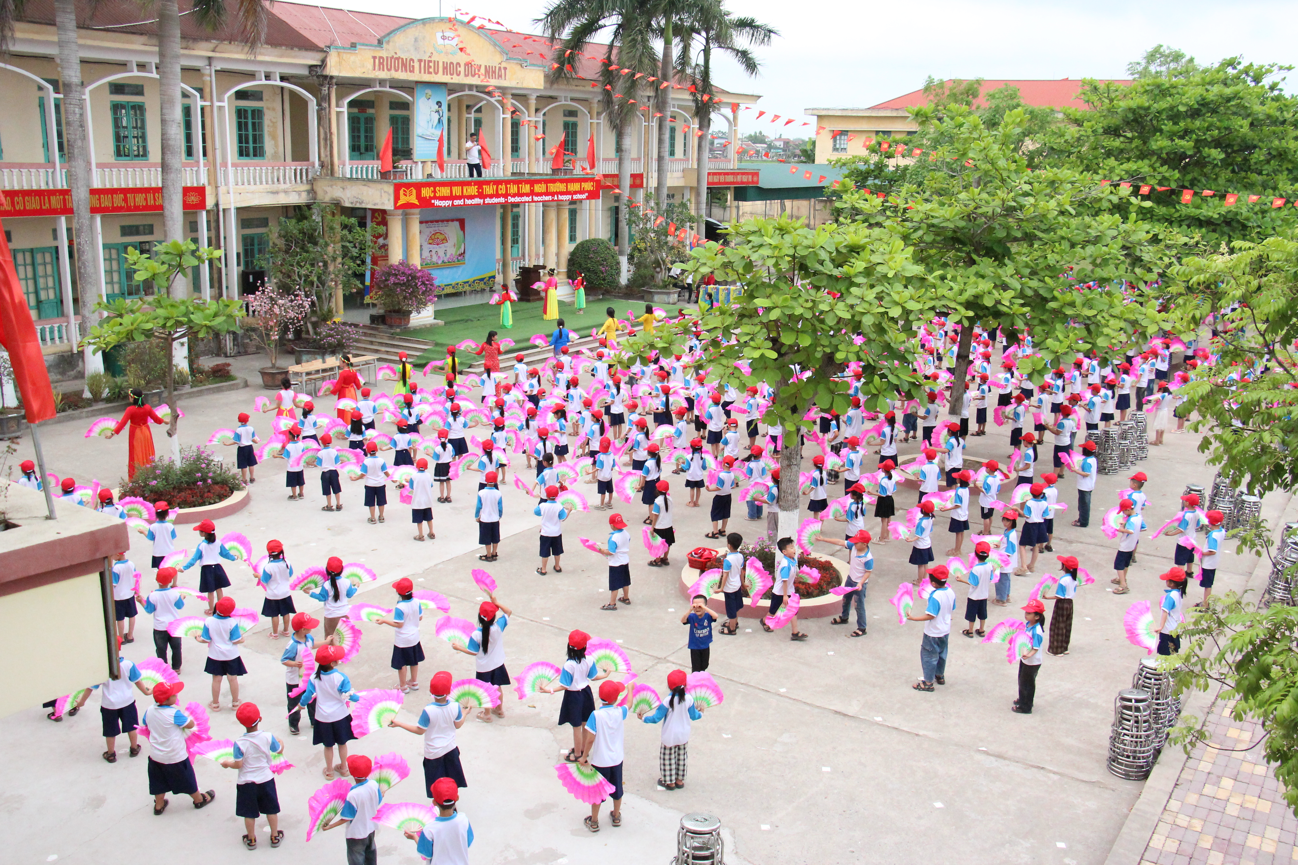 Trường Tiểu học Duy Nhất ra mắt Câu lạc bộ Nghệ thuật truyền thống gìn giữ và phát huy các giá trị văn hóa dân tộc