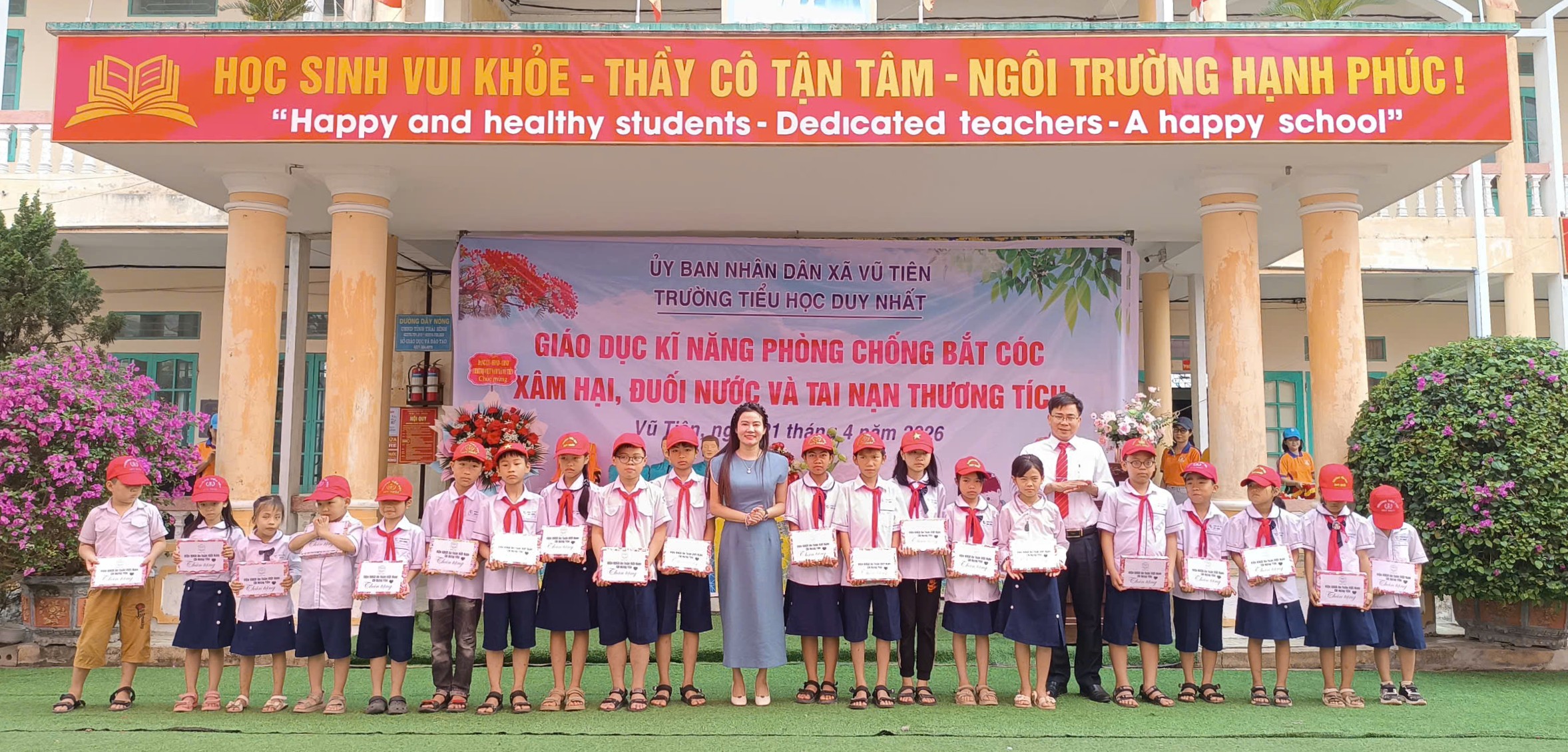 TRƯỜNG TIỂU HỌC DUY NHẤT TRANG BỊ “LÁ CHẮN AN TOÀN CHO HỌC SINH” TỪ NHỮNG TRẢI NGHIỆM THỰC TẾ