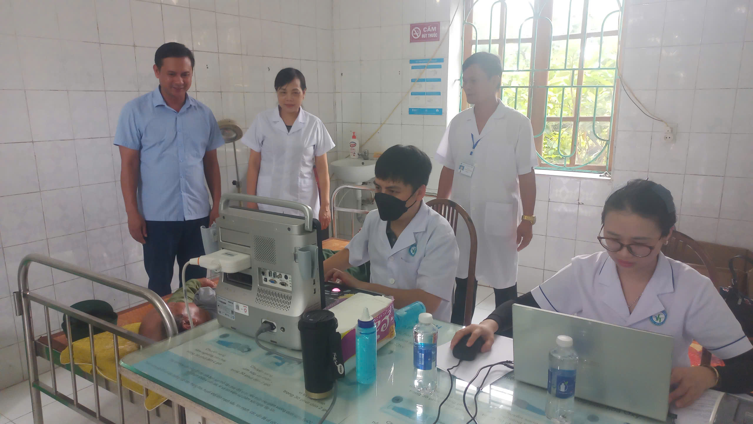 Trạm Y tế Vũ Tiên khám, tư vấn sức khỏe cho thương binh, bệnh binh và người có công