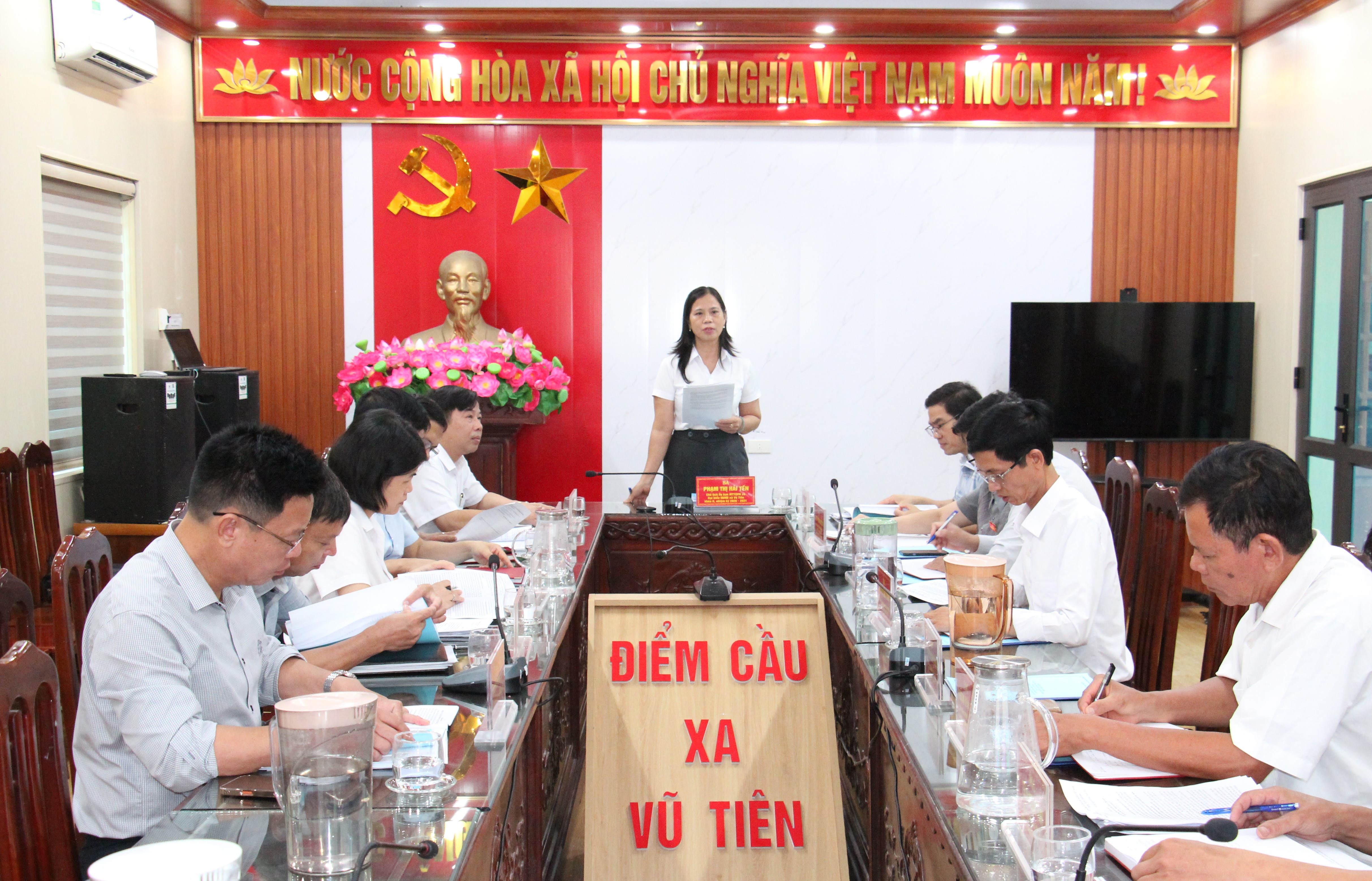 Các tổ đại biểu HĐND xã Vũ Tiên thảo luận, cho ý kiến vào các nội dung trình Kỳ họp thứ hai HĐND xã khóa II, nhiệm kỳ 2026 – 2031