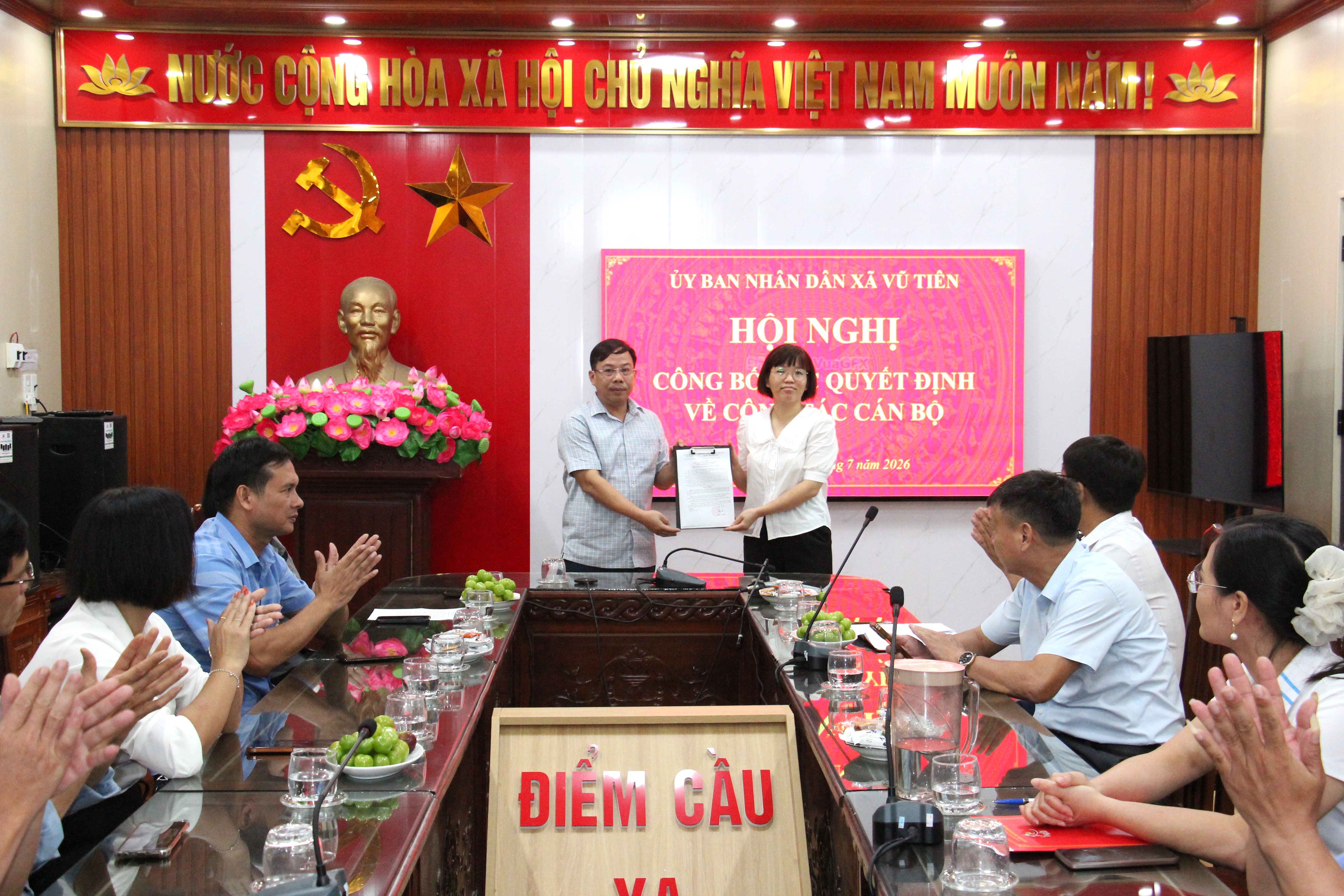 Vũ Tiên công bố quyết định về công tác cán bộ